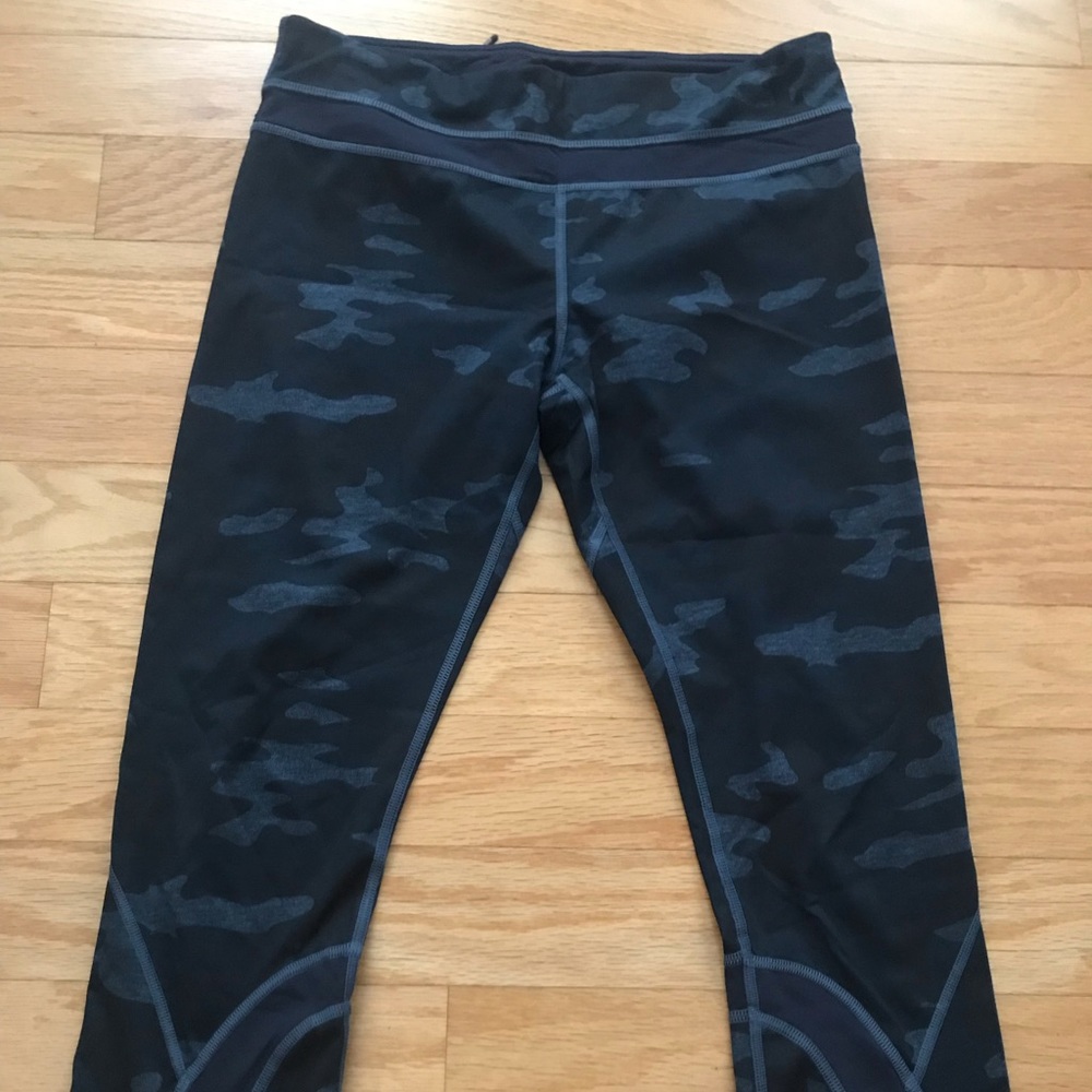 Lululemon Oil Slick Camo Inspire Leggings 8